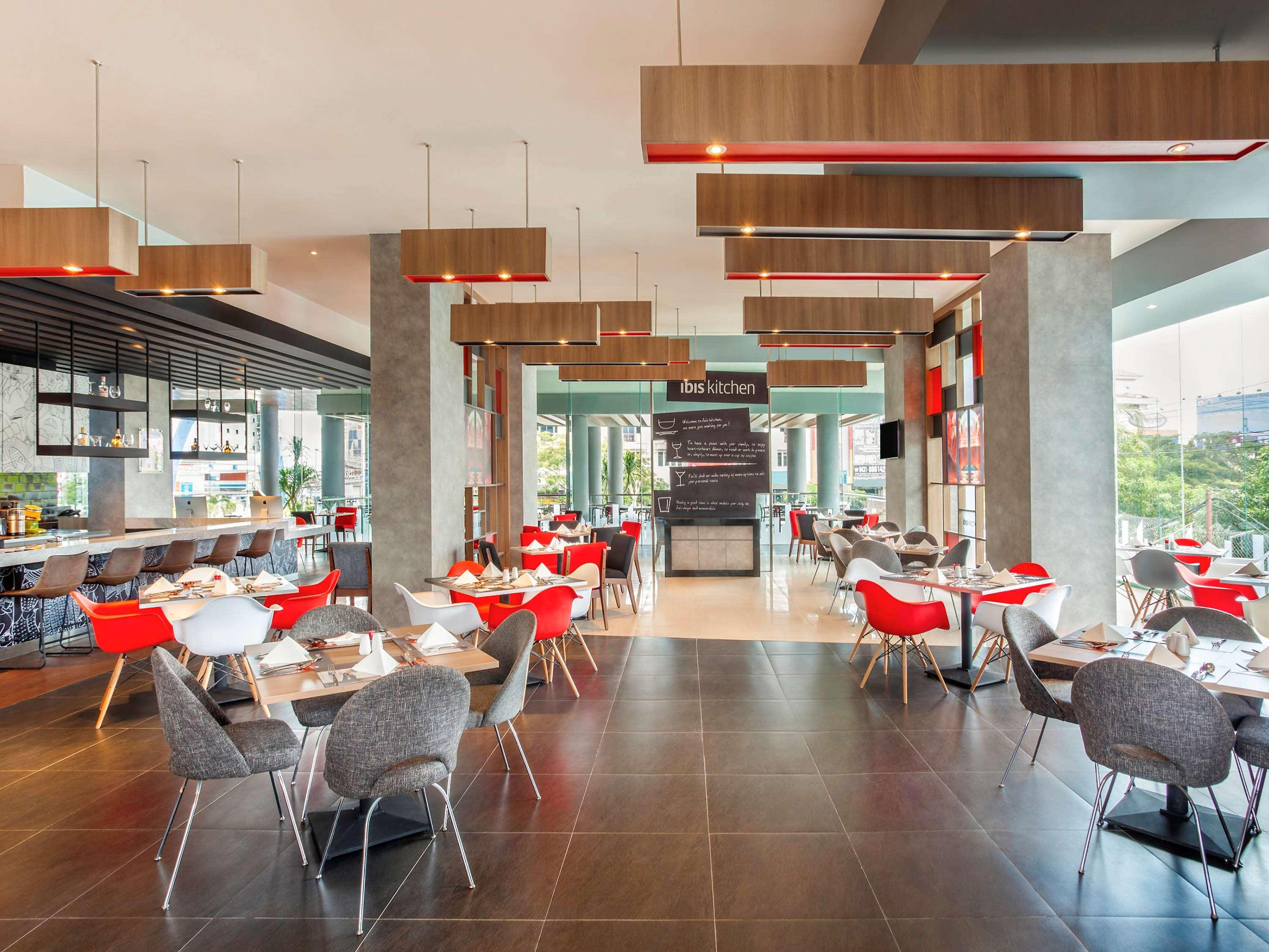 Ibis Manado City Center Boulevard Exteriér fotografie